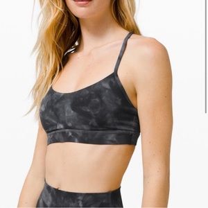 Lululemon Flow Y Nulu Sports Bra